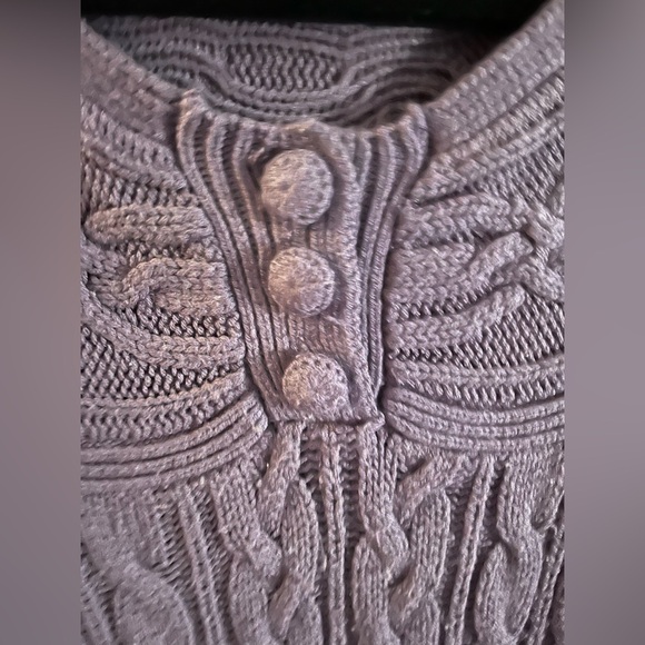 Decree Light weight purple midi sweater dress.3 buttons in the front. Large - Picture 2 of 4